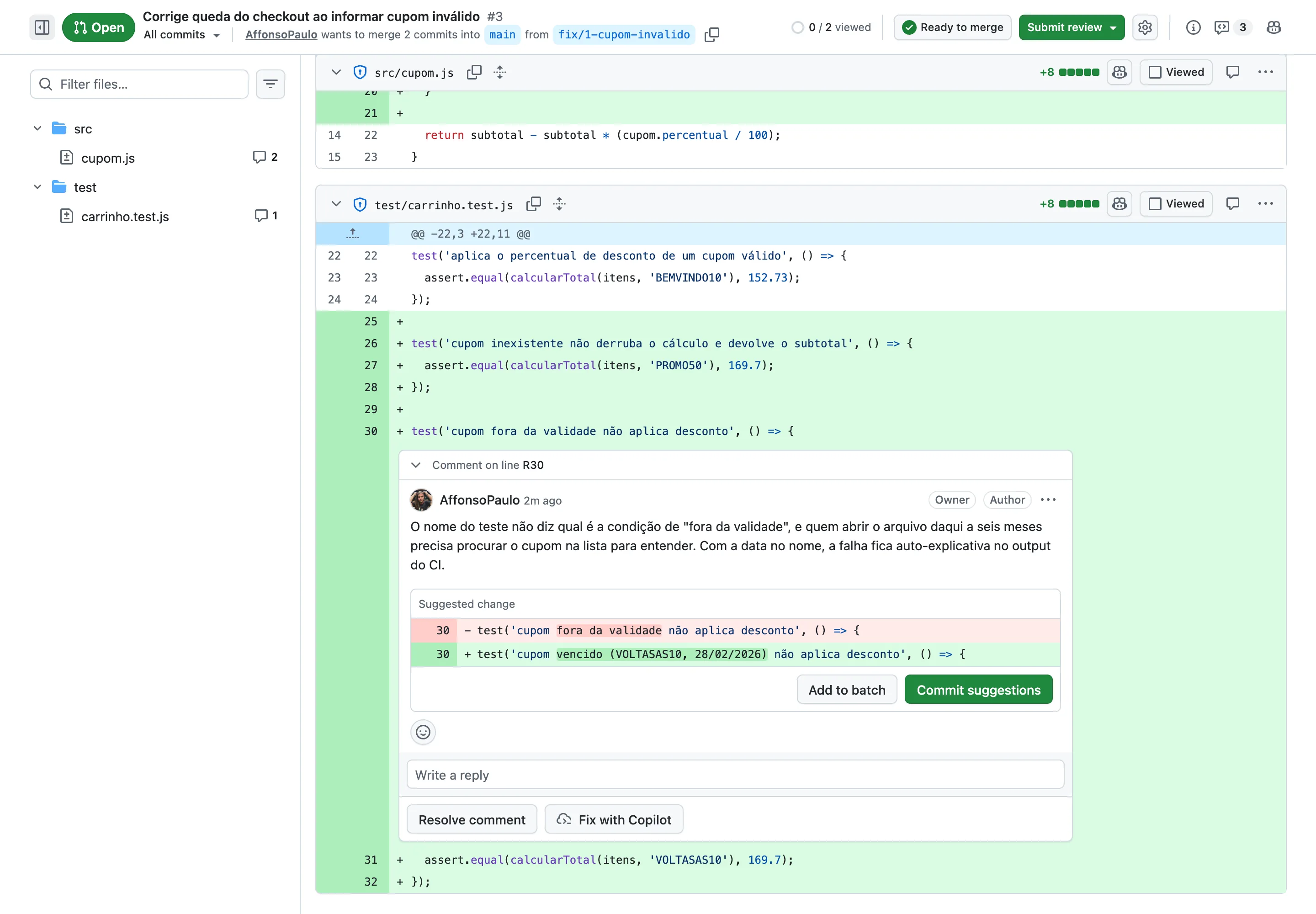 Comentário de revisão com um bloco Suggested change mostrando a linha antiga em vermelho e a sugerida em verde, e os botões Add to batch e Commit suggestions.