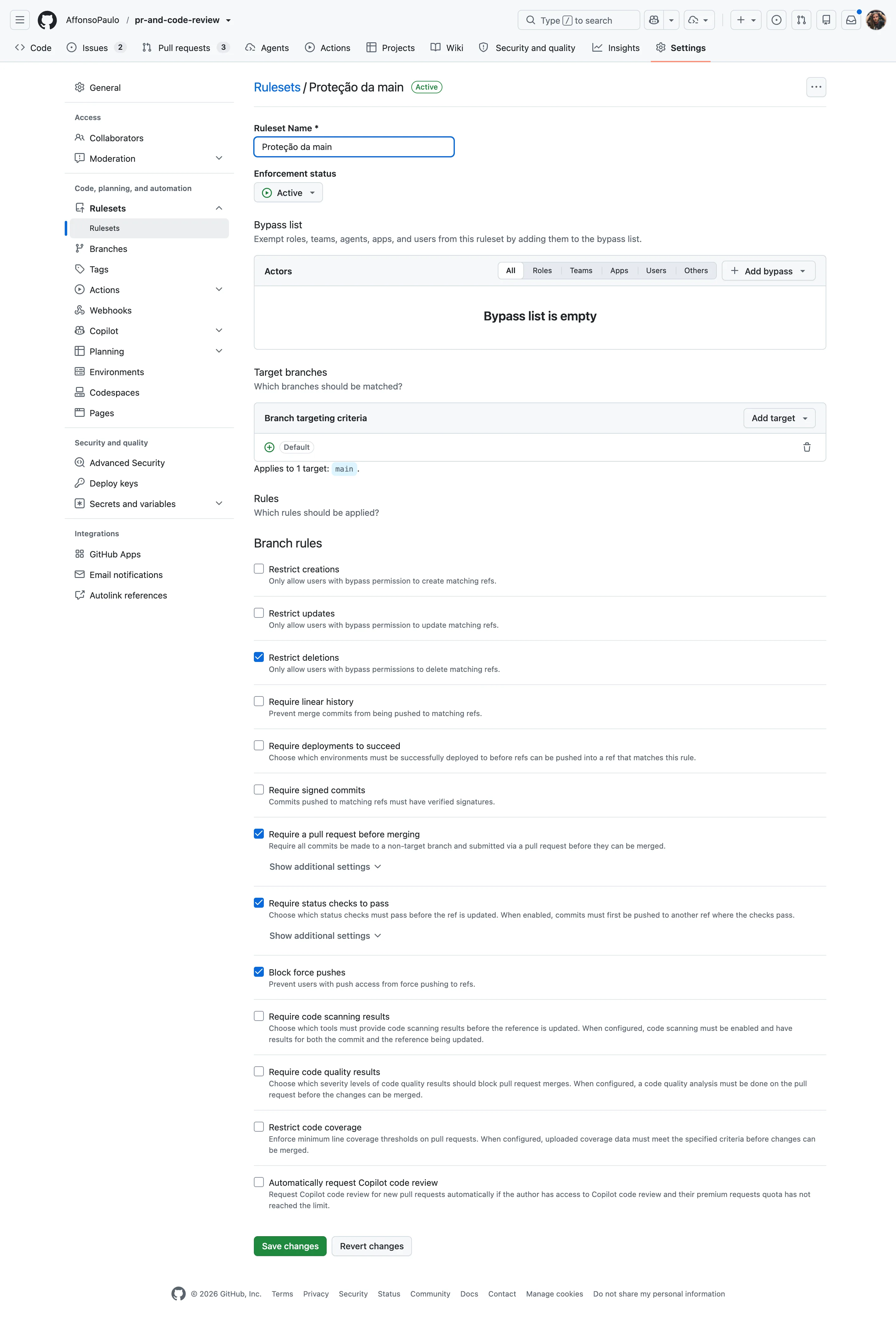 Tela de configuração de um ruleset chamado Proteção da main, com status Active, alvo Default branch e a lista de regras, entre elas Require a pull request before merging e Require status checks to pass marcadas.